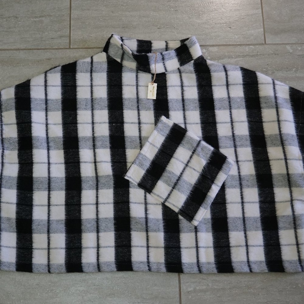 World Market Knit Poncho Cardigan One Size Black/White Plaid